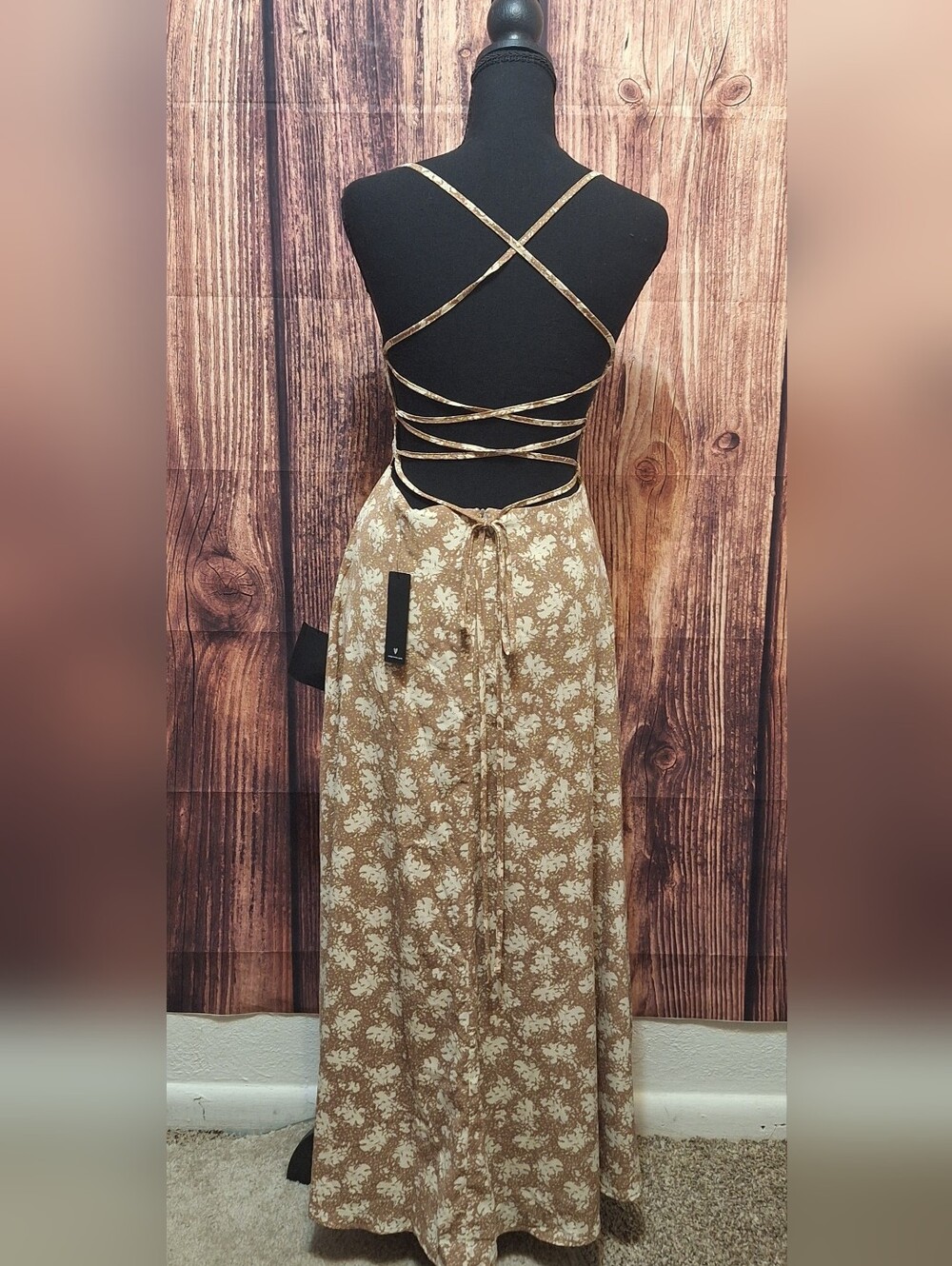Lulu's Gold Floral Maxi Dress Criss Cross Back Size Small NWT! - Picture 5 of 8